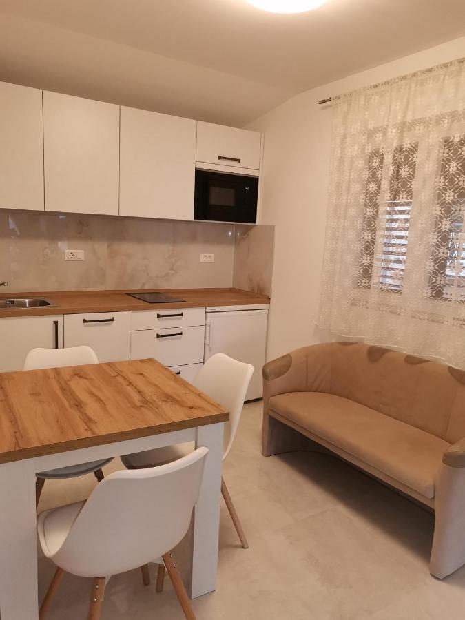 Apartment Luka Макарска Экстерьер фото